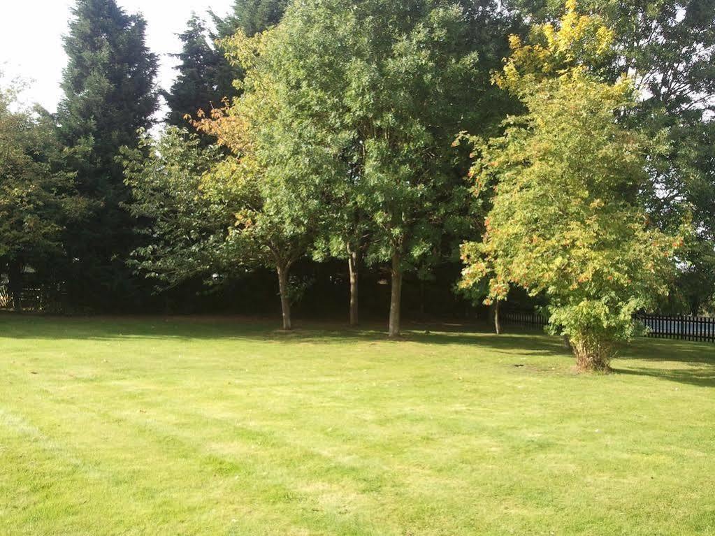 Latchmead Bed & Breakfast Stansted Mountfitchet Exterior foto